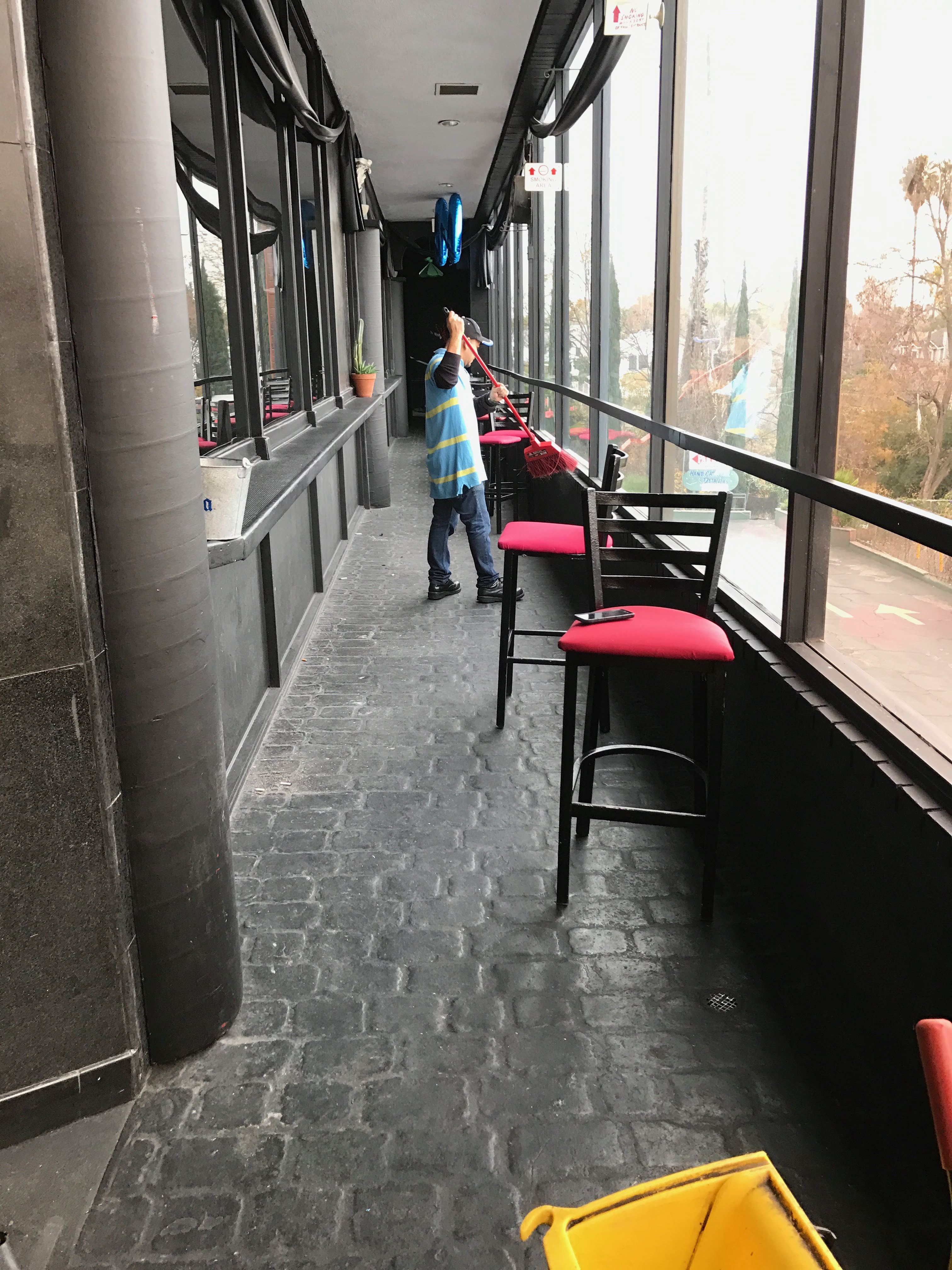 V's Vibrant Club — photo 2